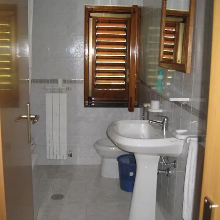 Novella Holiday's Hotel 3*